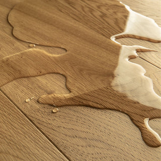 Light chestnut oak extra matt Engineered Hardwood by Quickstep