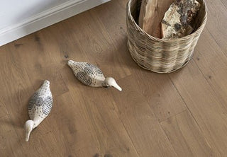 Lynton Chiffon Oak Vinyl by Wood Pecker Flooring
