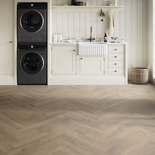 Salon Oak 4.5" Vinyl by Karndean