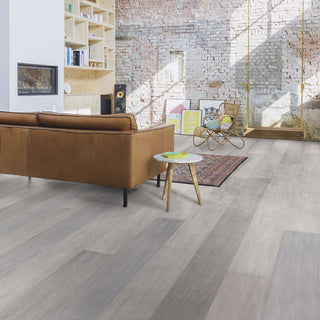 Authentic oak Laminate by Quickstep