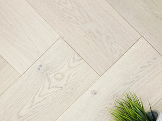 BEAUTÉ Engineered Hardwood by Pravada
