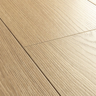 Beige varnished oak Waterproof Laminate by Quickstep