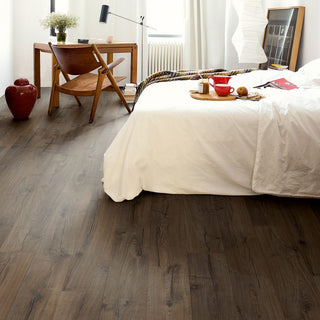 Classic oak brown Waterproof Laminate by Quickstep