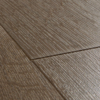 Classic oak brown Waterproof Laminate by Quickstep