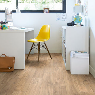 Midnight oak natural Waterproof Laminate by Quickstep