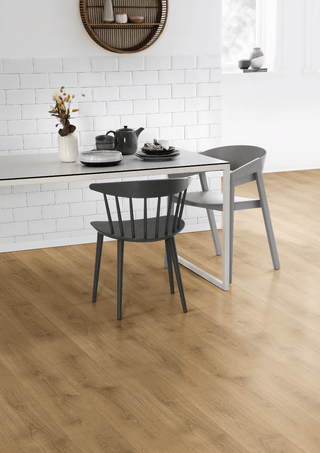 Natural North Oak Laminate by Egger