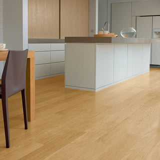 Natural varnished oak Waterproof Laminate by Quickstep