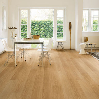 Natural varnished oak Waterproof Laminate by Quickstep