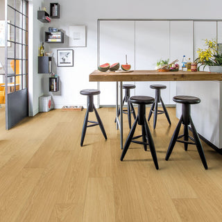 Natural varnished oak Waterproof Laminate by Quickstep