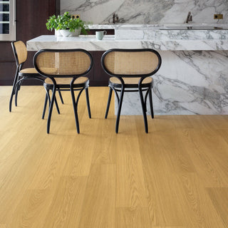 Natural varnished oak Waterproof Laminate by Quickstep