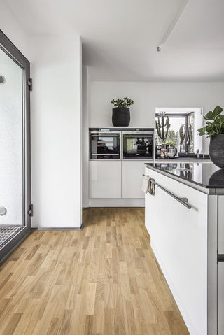 Oak Dawn Engineered Hardwood by Kahrs