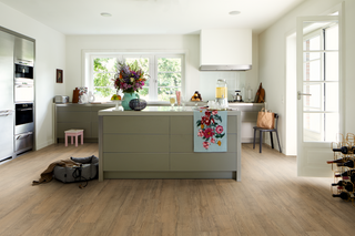 Brown Elva Oak