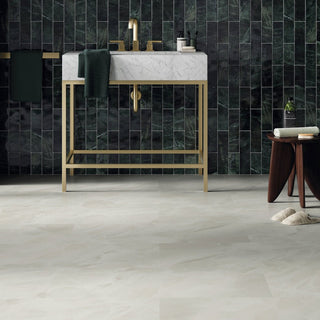 Pearl Onyx Vinyl by Karndean