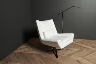Pomezia Engineered Hardwood by Villagio Floors Inc.