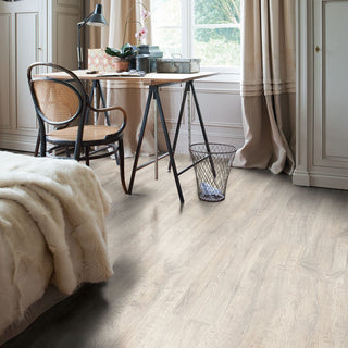 Reclaimed white patina oak Waterproof Laminate by Quickstep