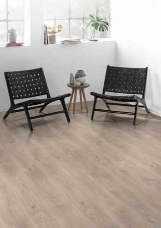 Silver Belfort Oak Laminate by Egger