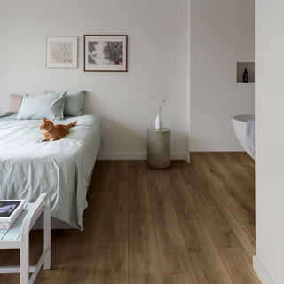 Warm brown oak Waterproof Laminate by Quickstep