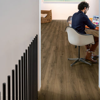 Warm brown oak Waterproof Laminate by Quickstep