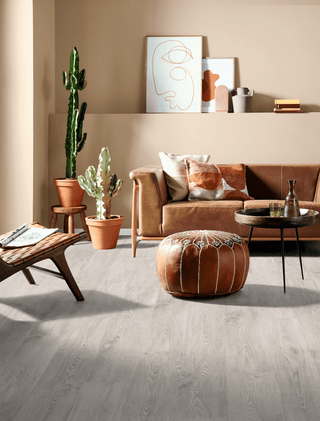 White Girona Chestnut Laminate by Egger