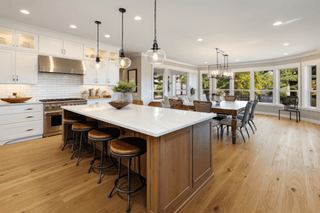 WHITE OAK LIGHT RUSTIC Engineered Hardwood by Monarch Plank