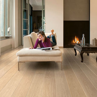 White varnished oak Laminate by Quickstep