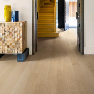 White varnished oak Waterproof Laminate by Quickstep