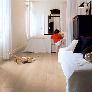White varnished oak Waterproof Laminate by Quickstep