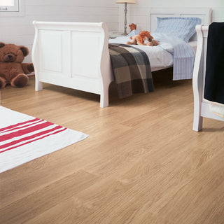 White varnished oak Waterproof Laminate by Quickstep