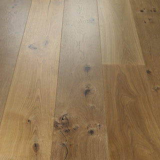 Wilshire Oak Engineered Hardwood by Hallmark Floors